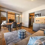 Everest - Luxury Апарт-отель 3*