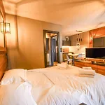 Everest - Luxury Appart hôtel 3*