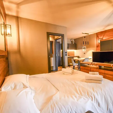 Everest - Luxury Апарт-отель 3*