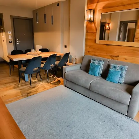 Everest - Luxury Aparthotel *